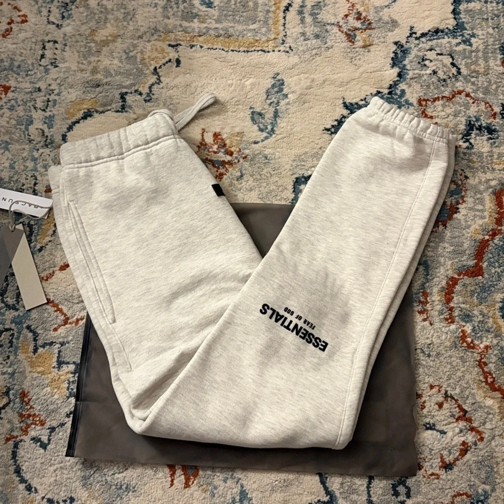 Essentials Fear Of God sweatpants light oatmeal size large